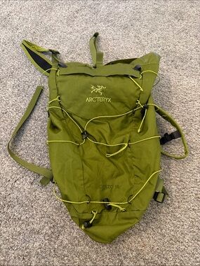 Arc'teryx Cierzo 18 Green backpack